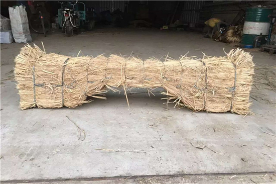 铁路钢厂装载防滑草支垫的选型与使用(防滑草绳捆扎方法)
